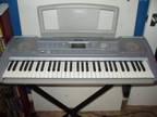 Yamaha PSR-292 Keyboard with stand and power supply